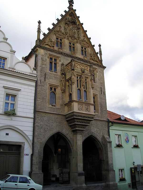 Kutn Hora - kamienny dom jedna z najpikniejszych kamienic siedziba muzeum.